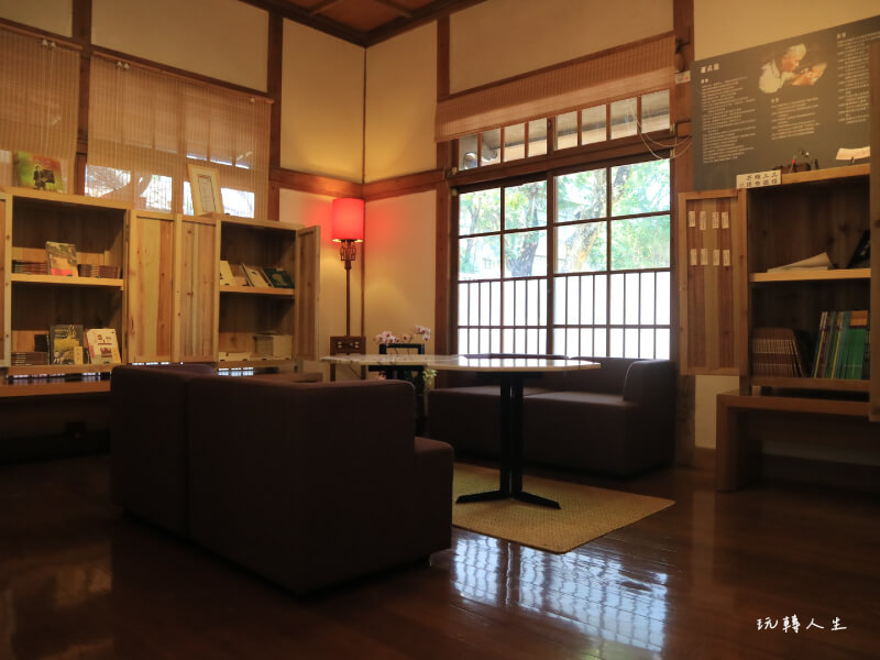 嘉義市史蹟資料館，另一棟是社務所，說穿了就是神社的辦公大樓。